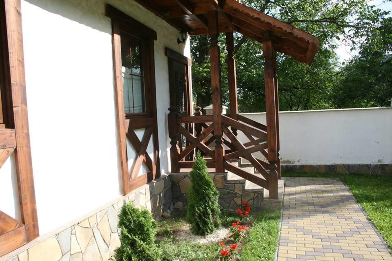 Hotel U Druziv Polyana  Esterno foto